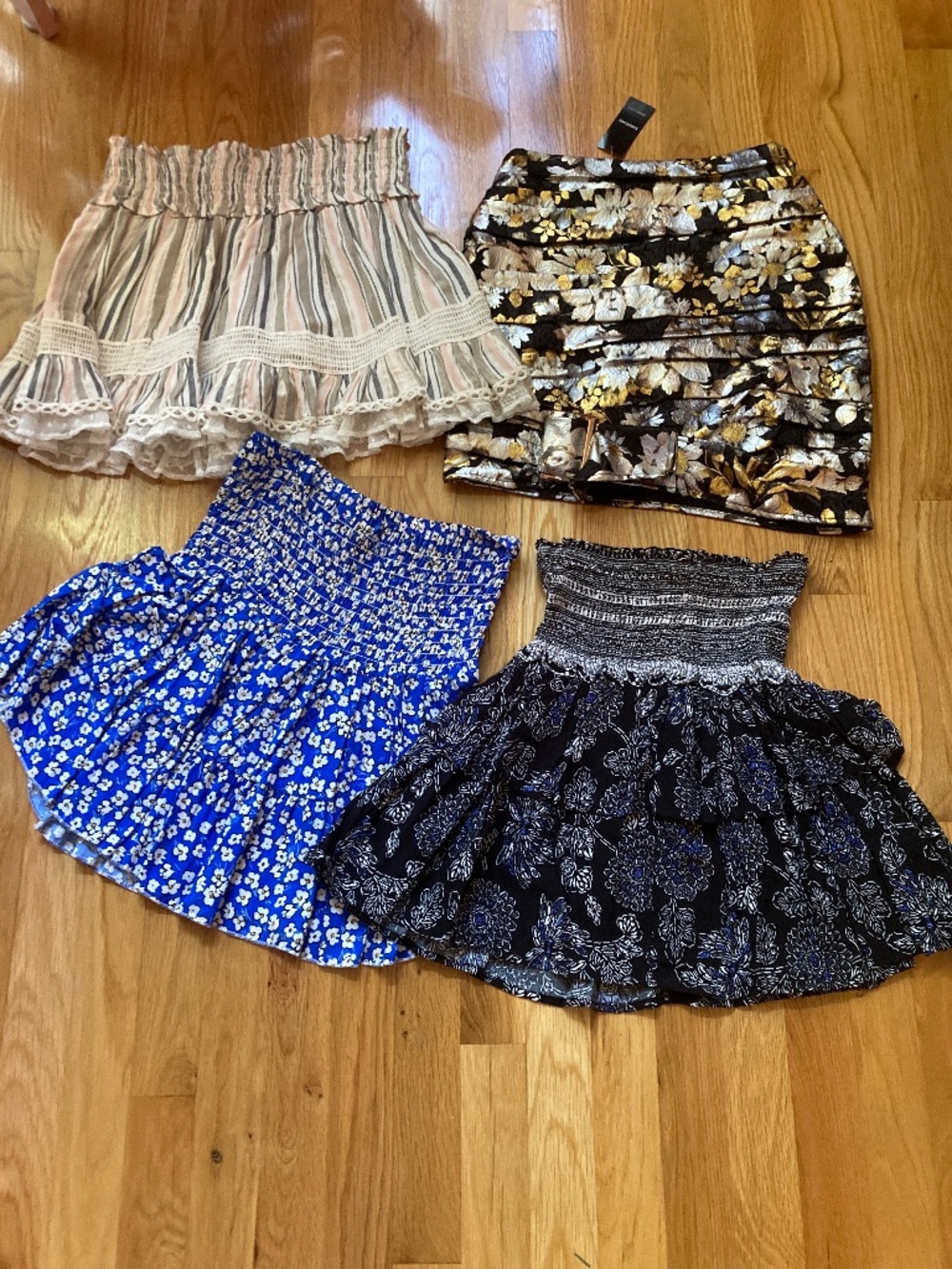 Smocked/Ruched Mini Skirt Bundle (4) Sz S